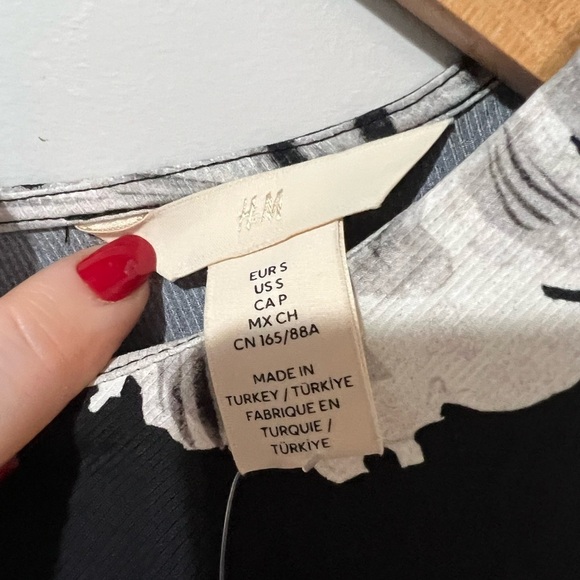 H&M Midi Dress Floral Printed Long Sleeves Viscose Women's Small Black Brand New - Picture 8 of 11